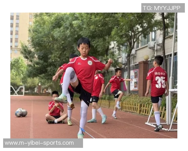 绍兴足球队奋勇拼搏展现团结精神力争联赛佳绩